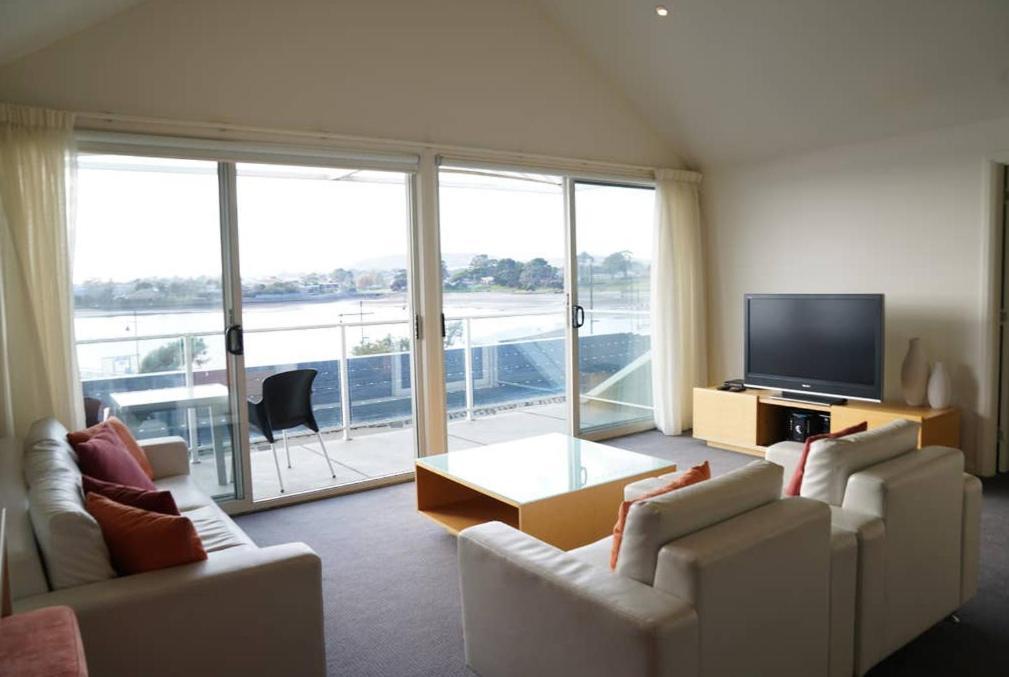 ג'ורג' טאון York Cove Hotel מראה חיצוני תמונה