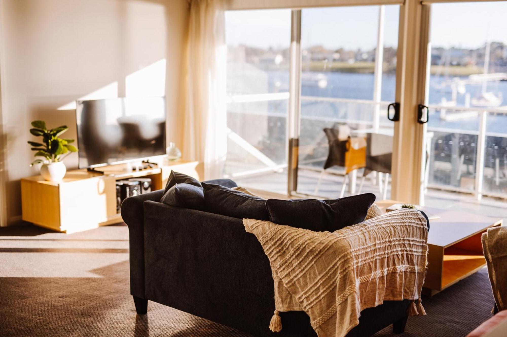 ג'ורג' טאון York Cove Hotel מראה חיצוני תמונה