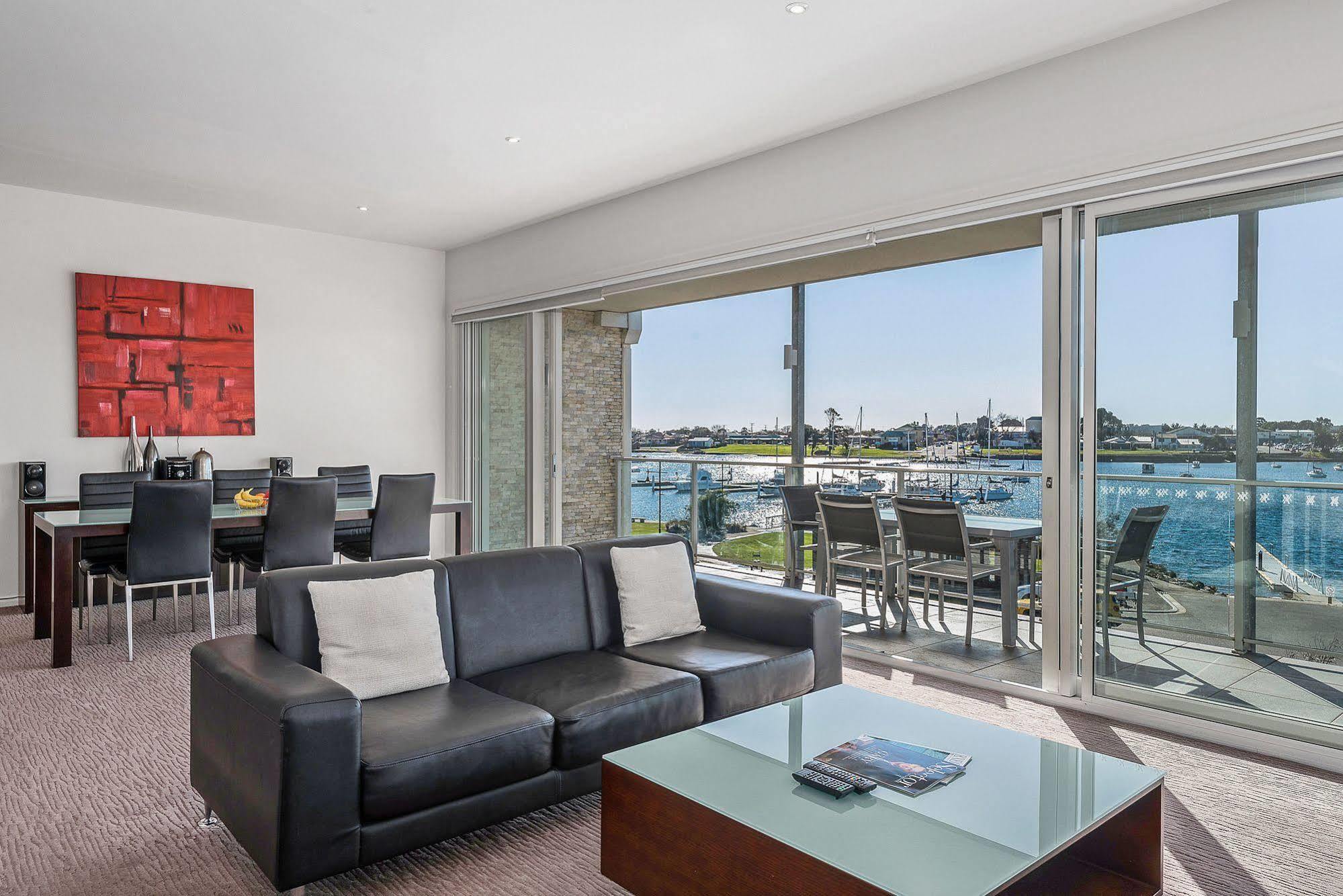 ג'ורג' טאון York Cove Hotel מראה חיצוני תמונה